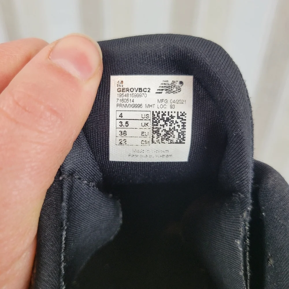 New Balance Kids' Fresh Foam ROAV V2 Lace-Up Running Shoes‎ Size 4 - Picture 7 of 10